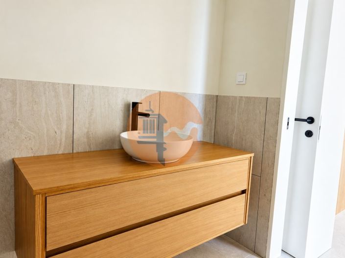 Image No.33-4 Bed House for sale