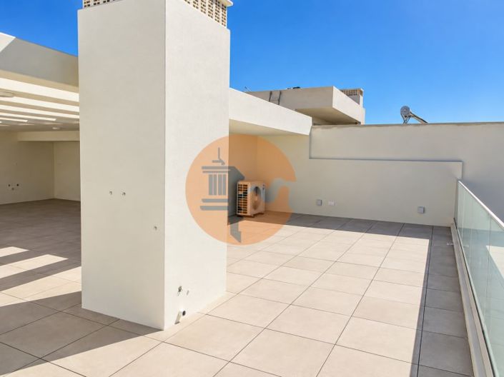 Image No.55-4 Bed House for sale
