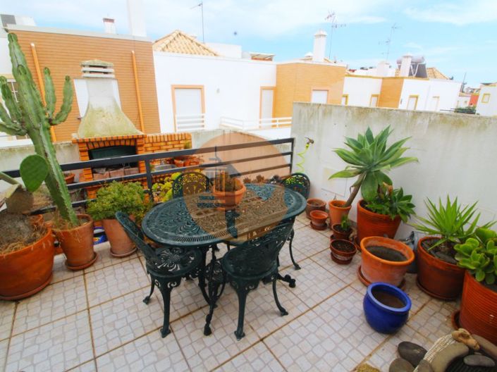 Image No.1-2 Bed House for sale