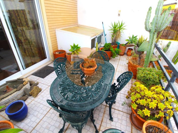 Image No.18-2 Bed House for sale