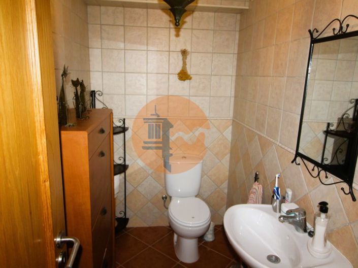 Image No.9-2 Bed House for sale