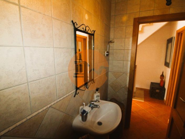 Image No.10-2 Bed House for sale