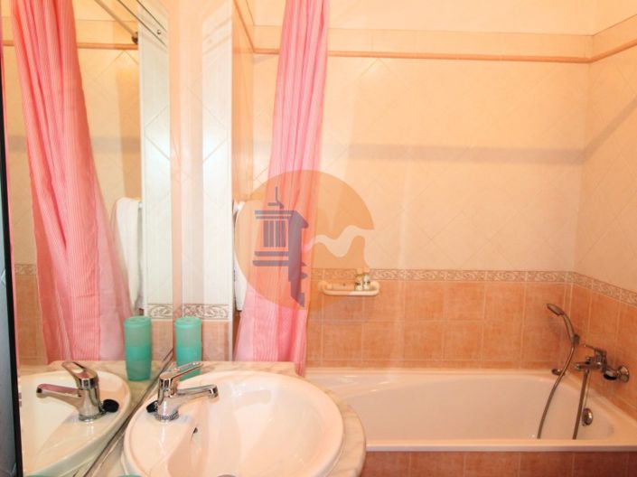 Image No.24-2 Bed Apartment for sale