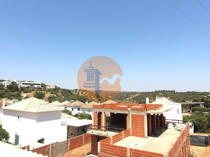 Image No.15-3 Bed House for sale