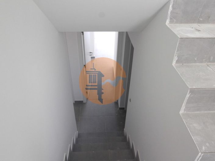 Image No.20-3 Bed House for sale