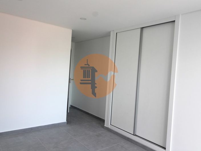 Image No.27-3 Bed House for sale