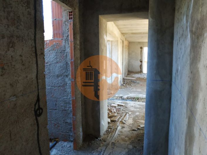 Image No.15-6 Bed Farmhouse for sale