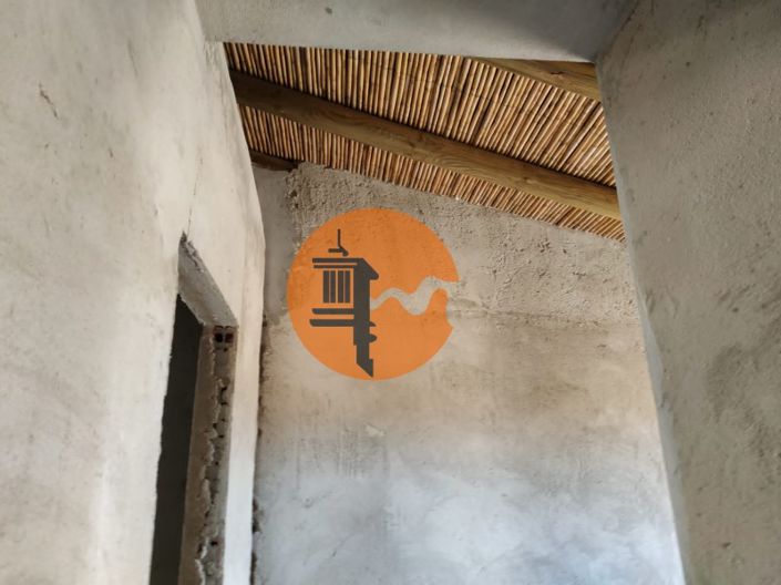 Image No.40-6 Bed Farmhouse for sale