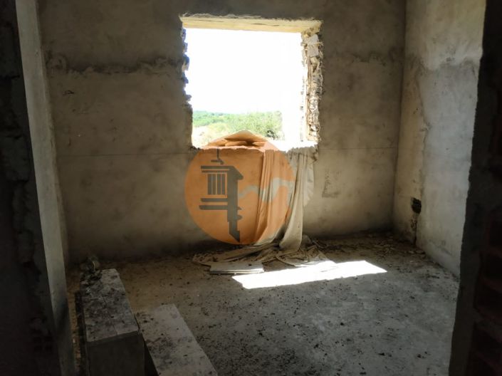 Image No.52-6 Bed Farmhouse for sale