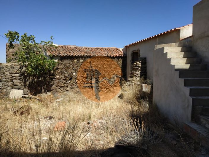 Image No.8-6 Bed Farmhouse for sale