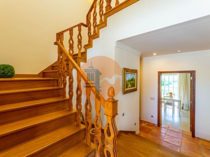 Image No.40-5 Bed House for sale