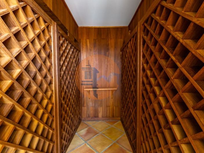 Image No.50-5 Bed House for sale