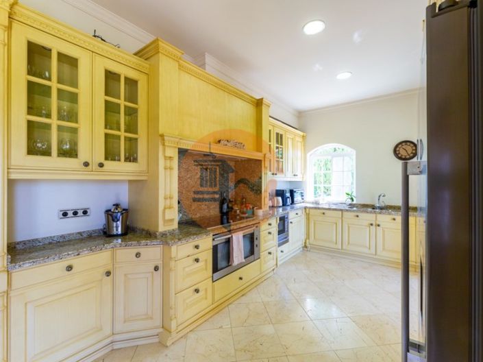 Image No.61-5 Bed House for sale