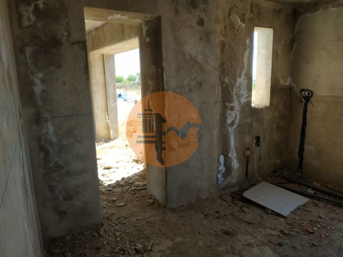 Image No.16-6 Bed Commercial for sale