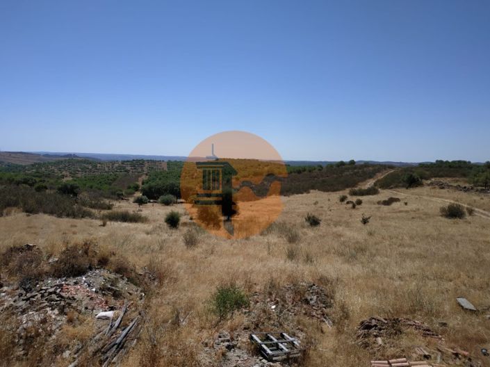 Image No.30-6 Bed Commercial for sale