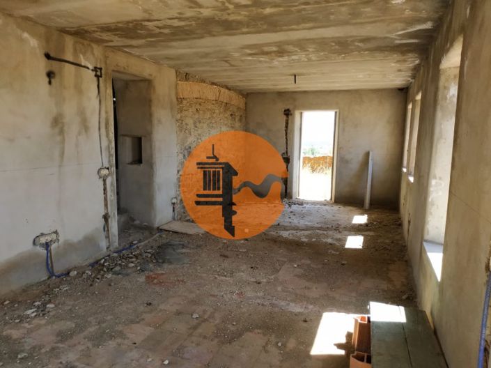 Image No.47-6 Bed Commercial for sale