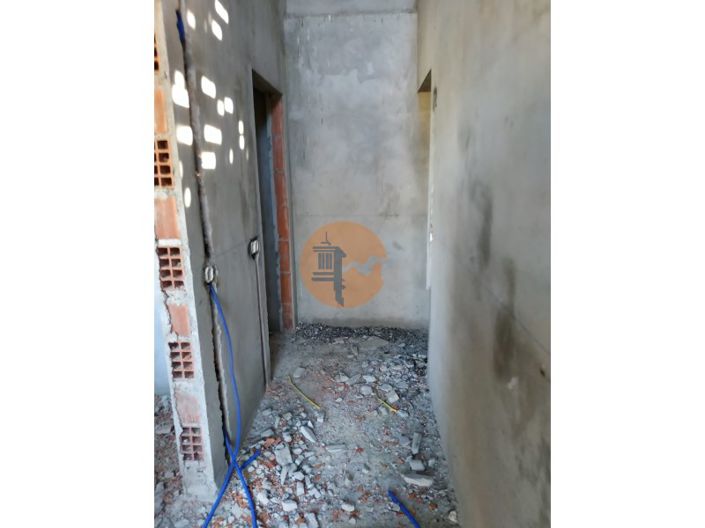 Image No.48-6 Bed Commercial for sale