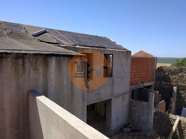 Image No.5-6 Bed Commercial for sale