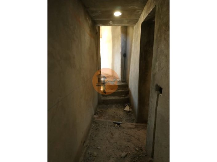 Image No.50-6 Bed Commercial for sale