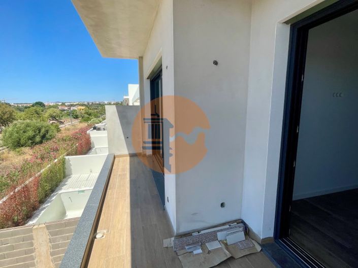 Image No.14-4 Bed House for sale