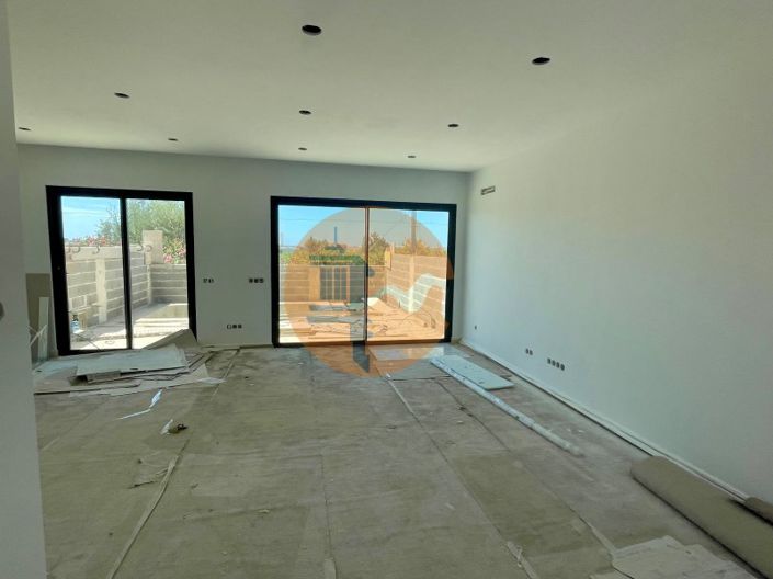 Image No.3-4 Bed House for sale