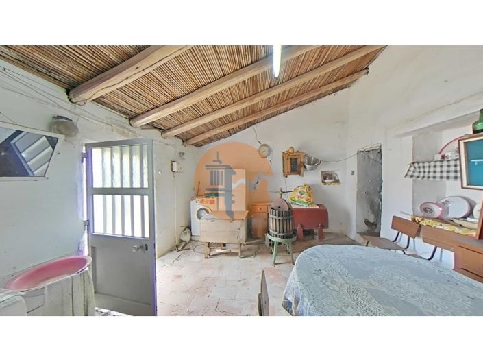 Image No.65-3 Bed House for sale