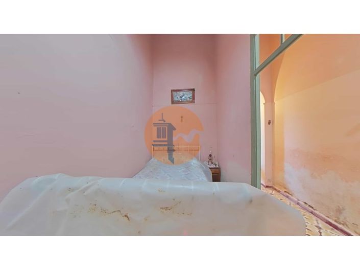 Image No.70-3 Bed House for sale