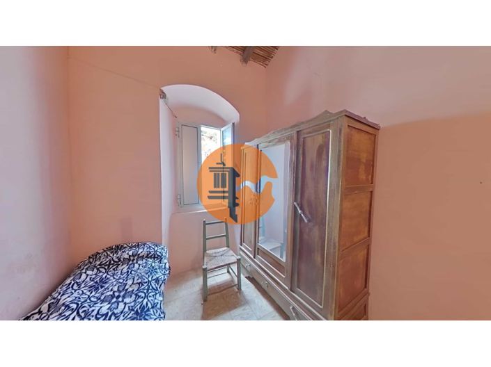 Image No.75-3 Bed House for sale