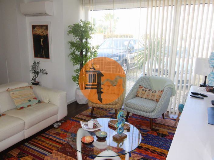 Image No.10-4 Bed House for sale