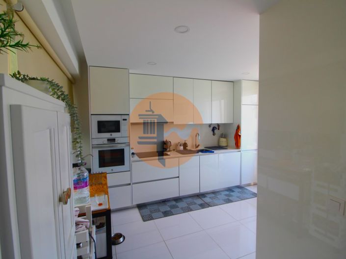 Image No.13-4 Bed House for sale