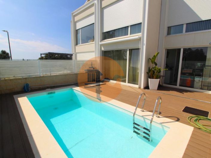 Image No.61-4 Bed House for sale