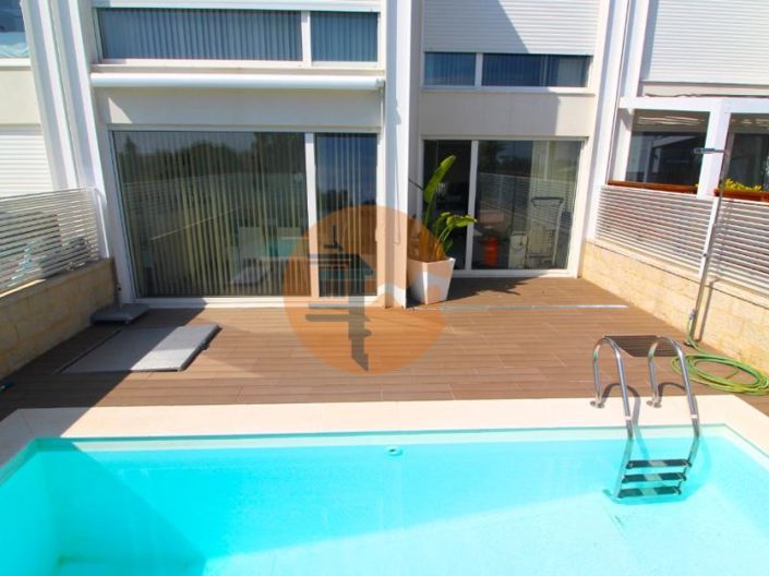 Image No.22-4 Bed House for sale