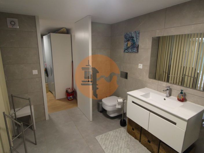 Image No.31-4 Bed House for sale