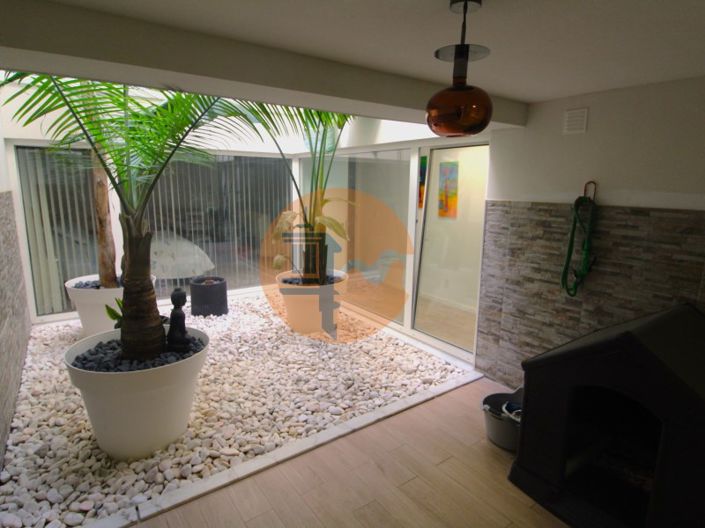 Image No.33-4 Bed House for sale