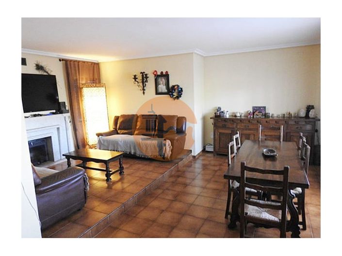 Image No.10-4 Bed House for sale