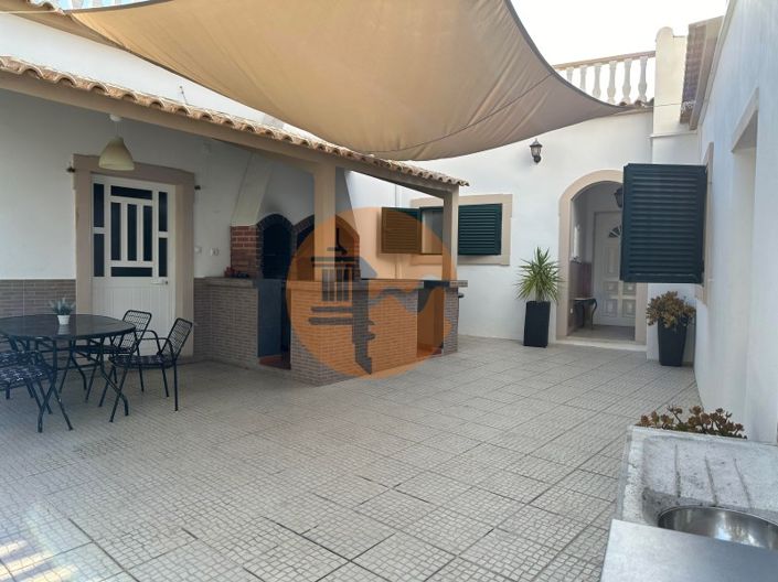 Image No.102-7 Bed House for sale