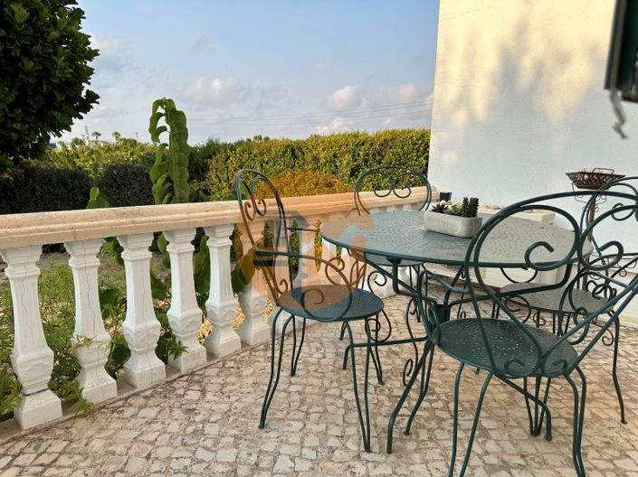 Image No.19-7 Bed House for sale