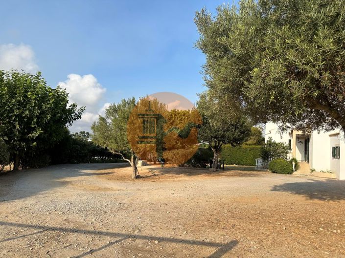 Image No.25-7 Bed House for sale