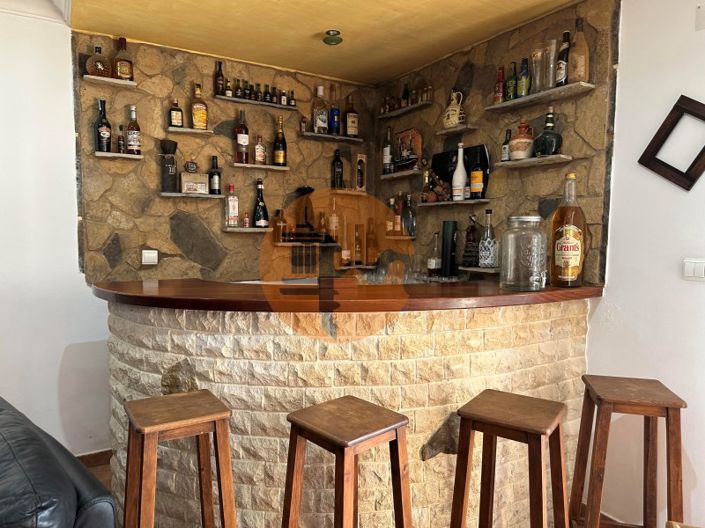 Image No.30-7 Bed House for sale