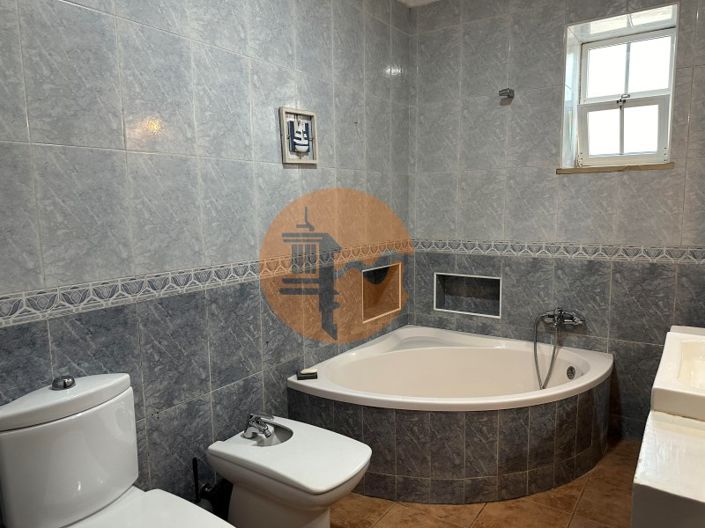 Image No.45-7 Bed House for sale