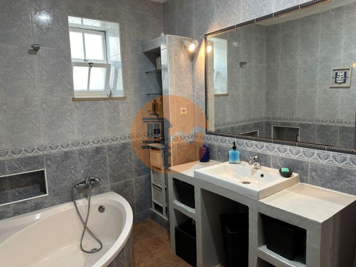 Image No.46-7 Bed House for sale