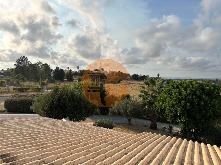 Image No.64-7 Bed House for sale