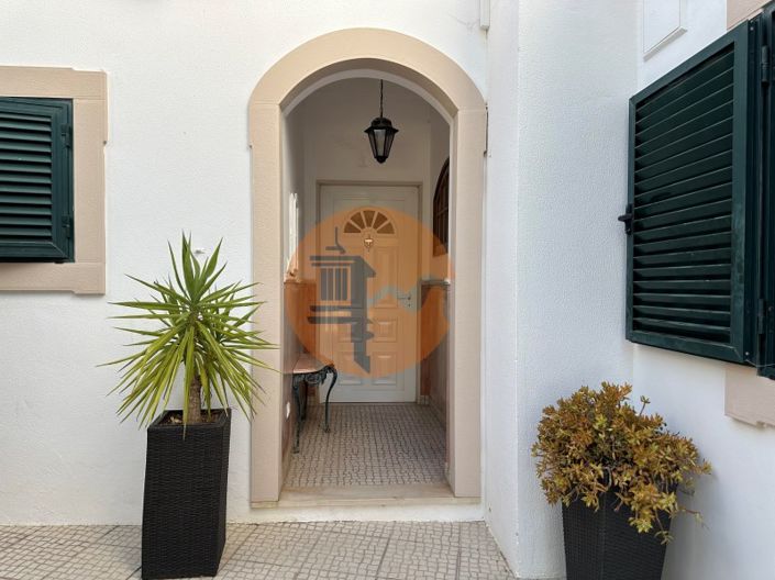 Image No.84-7 Bed House for sale