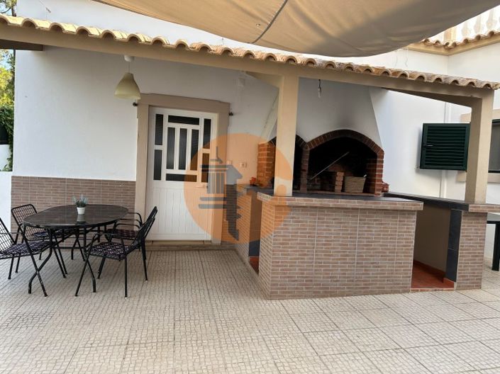 Image No.87-7 Bed House for sale