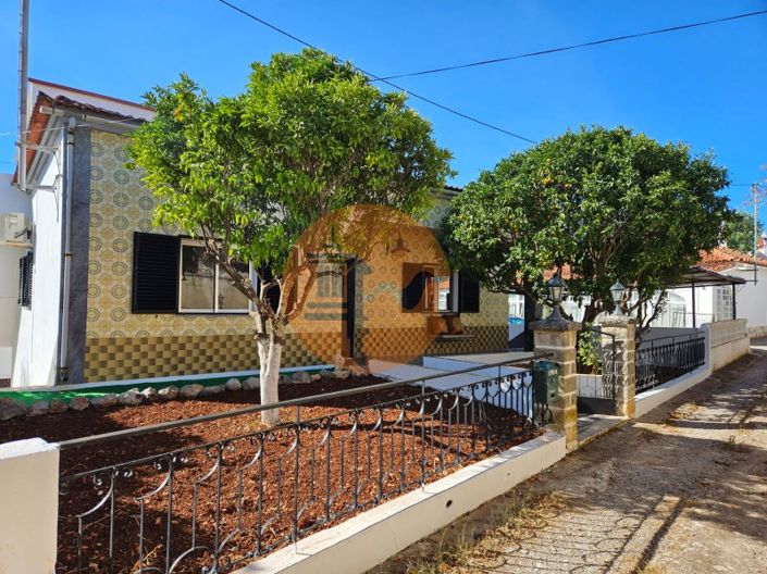 Image No.1-3 Bed House for sale