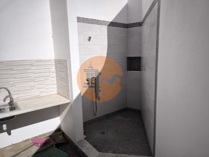 Image No.12-5 Bed House for sale