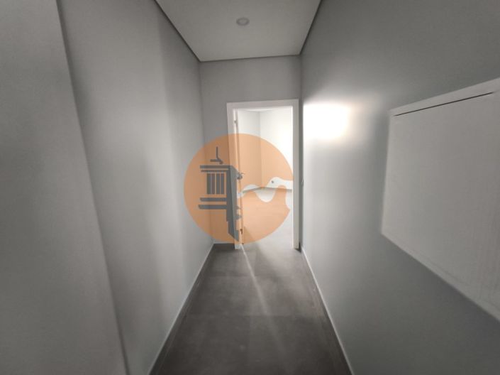 Image No.15-5 Bed House for sale