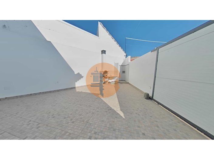 Image No.44-5 Bed House for sale