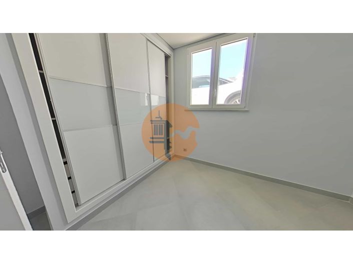 Image No.59-5 Bed House for sale