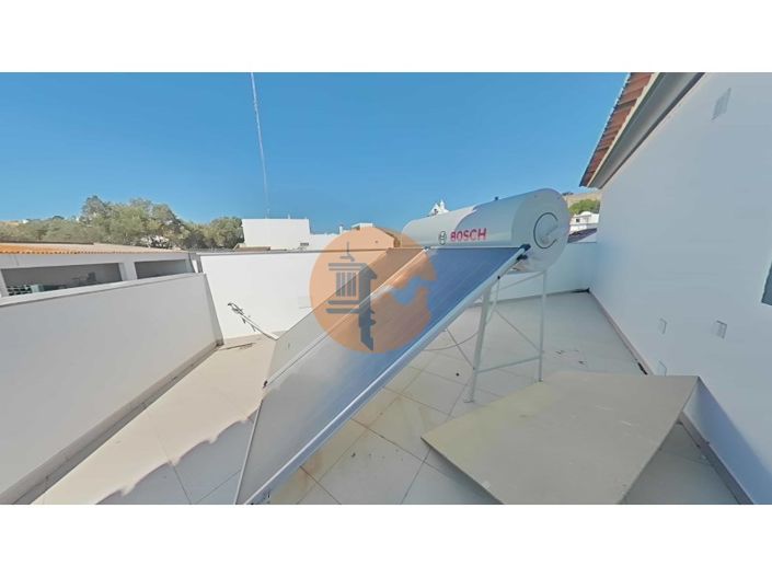 Image No.68-5 Bed House for sale